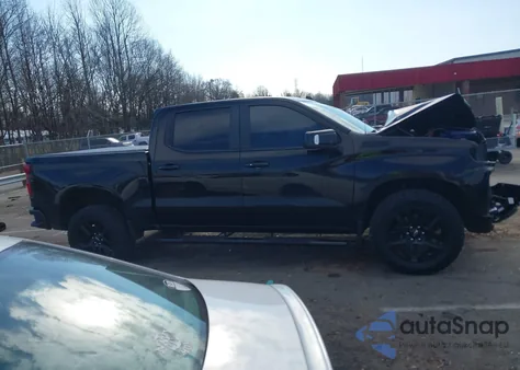 2021 Chevrolet Silverado 1500 4Wd Short Bed Lt Trail Boss z USA, uszkodzony, nr VIN 3GCPYFEL1MG224134
